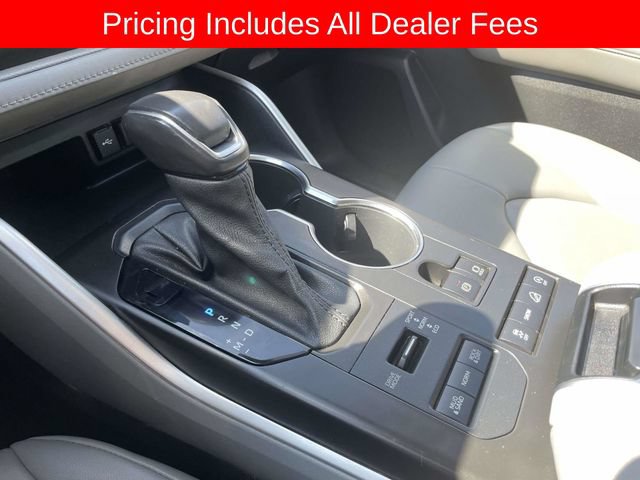 Used 2021 Toyota Highlander XLE AWD/4WD image 36