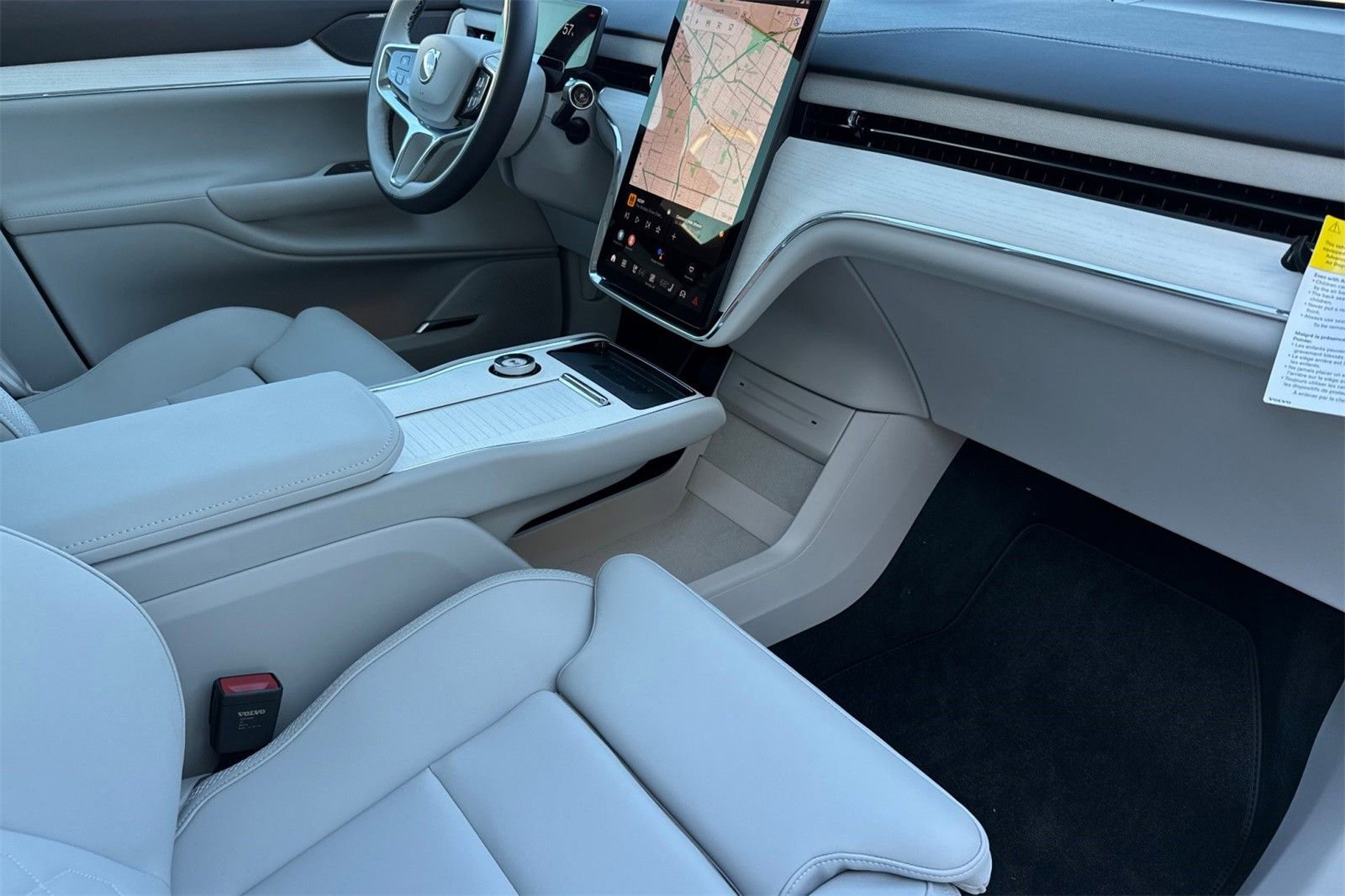 New 2025 Volvo EX90 Plus image 16