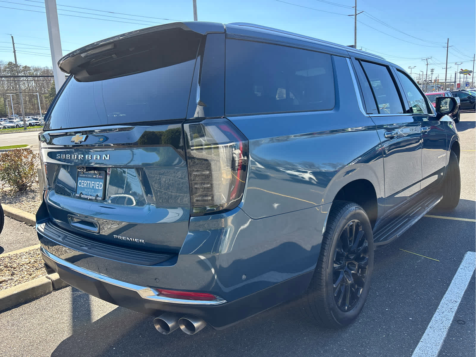 Certified 2025 Chevrolet Suburban Premier image 40