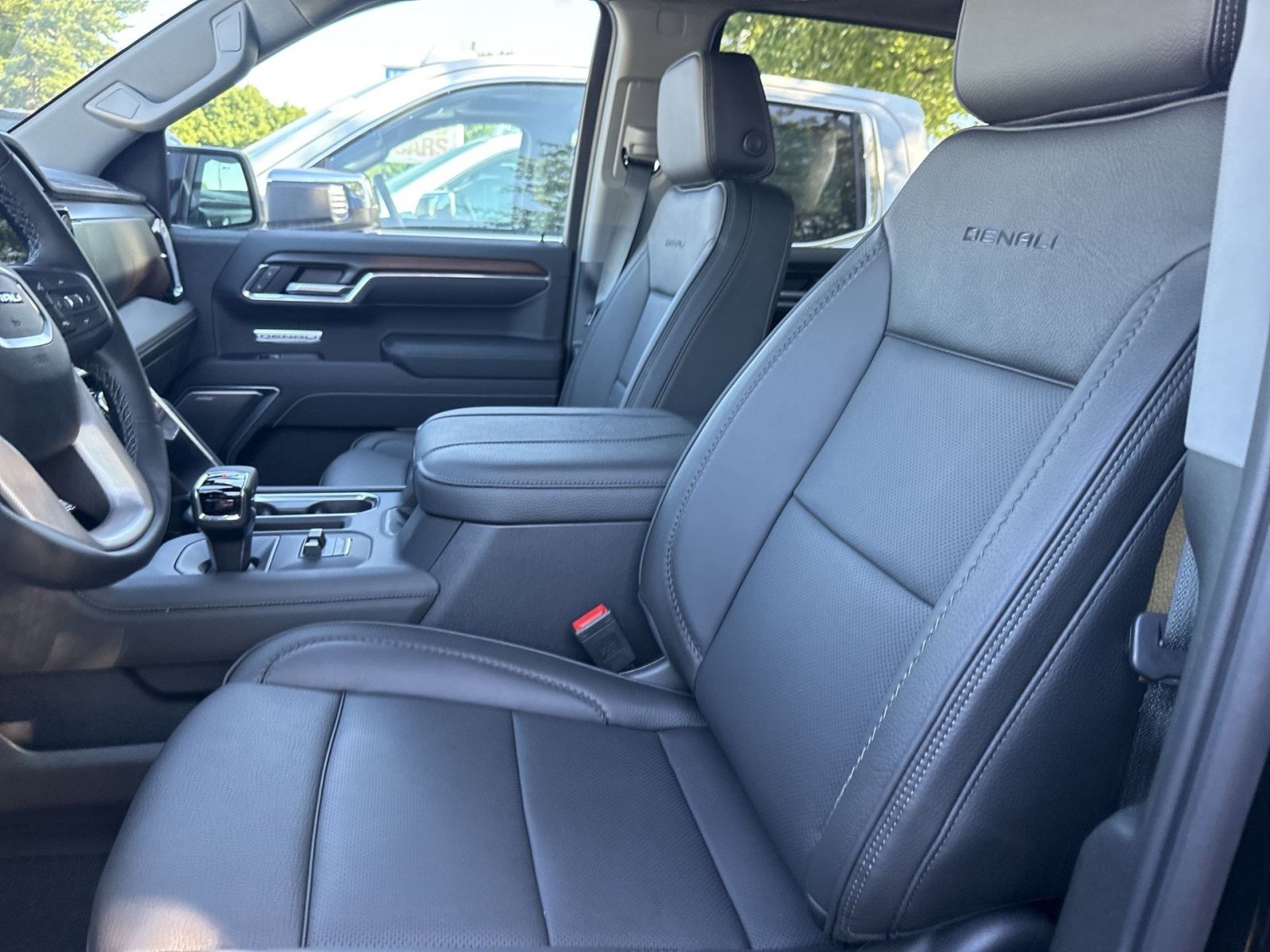 New 2026 GMC Sierra 1500 Denali w/ Denali Reserve Package AWD/4WD image 11