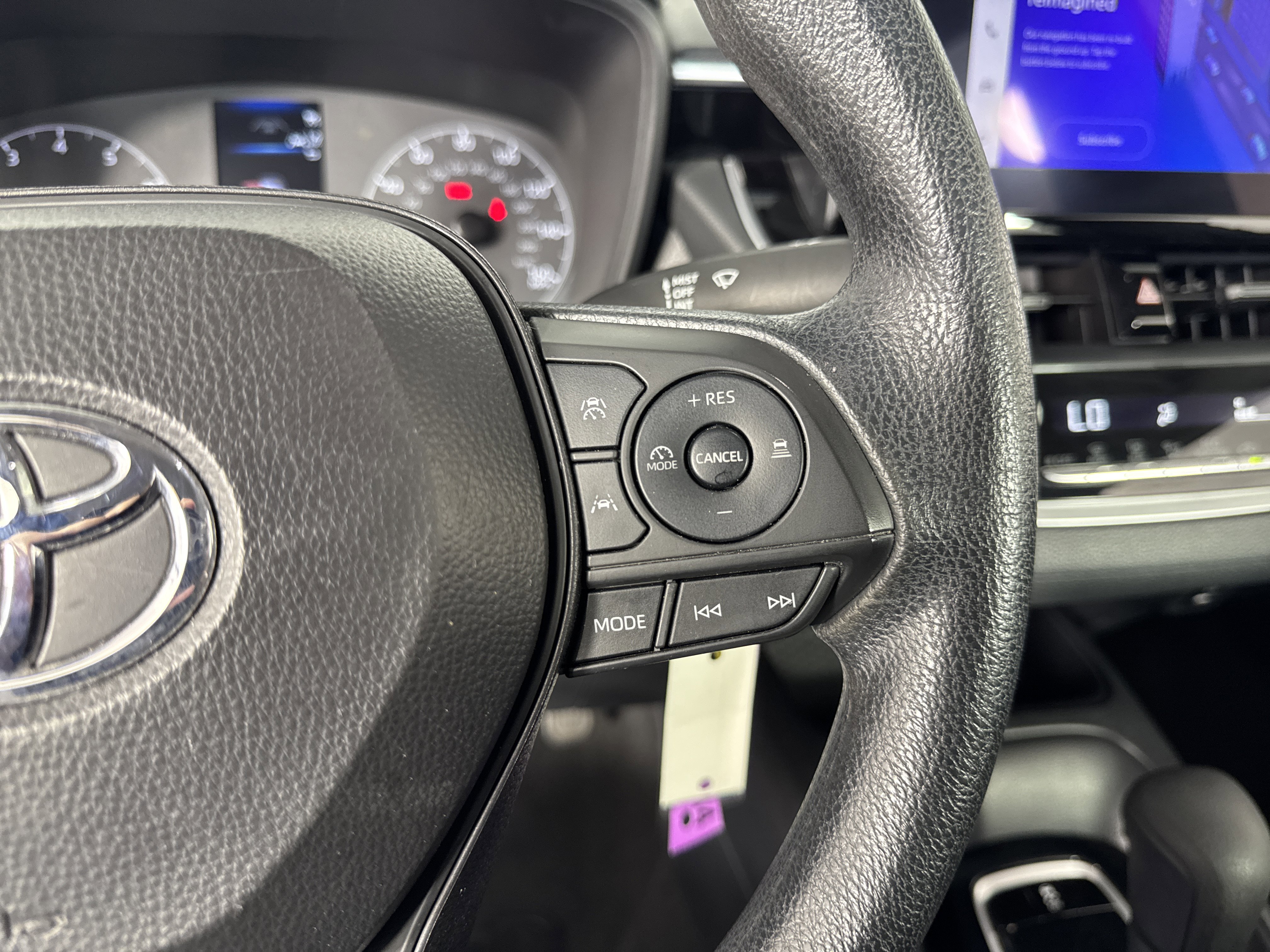 Used 2024 Toyota Corolla LE FWD image 27