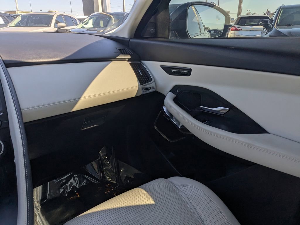 Used 2019 Jaguar E-PACE R-Dynamic SE image 19