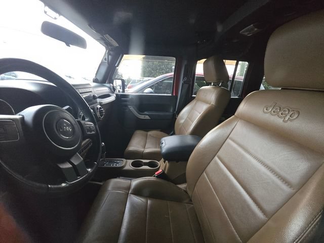 Used 2012 Jeep Wrangler Unlimited Sahara w/ Dual Top Group AWD/4WD image 5