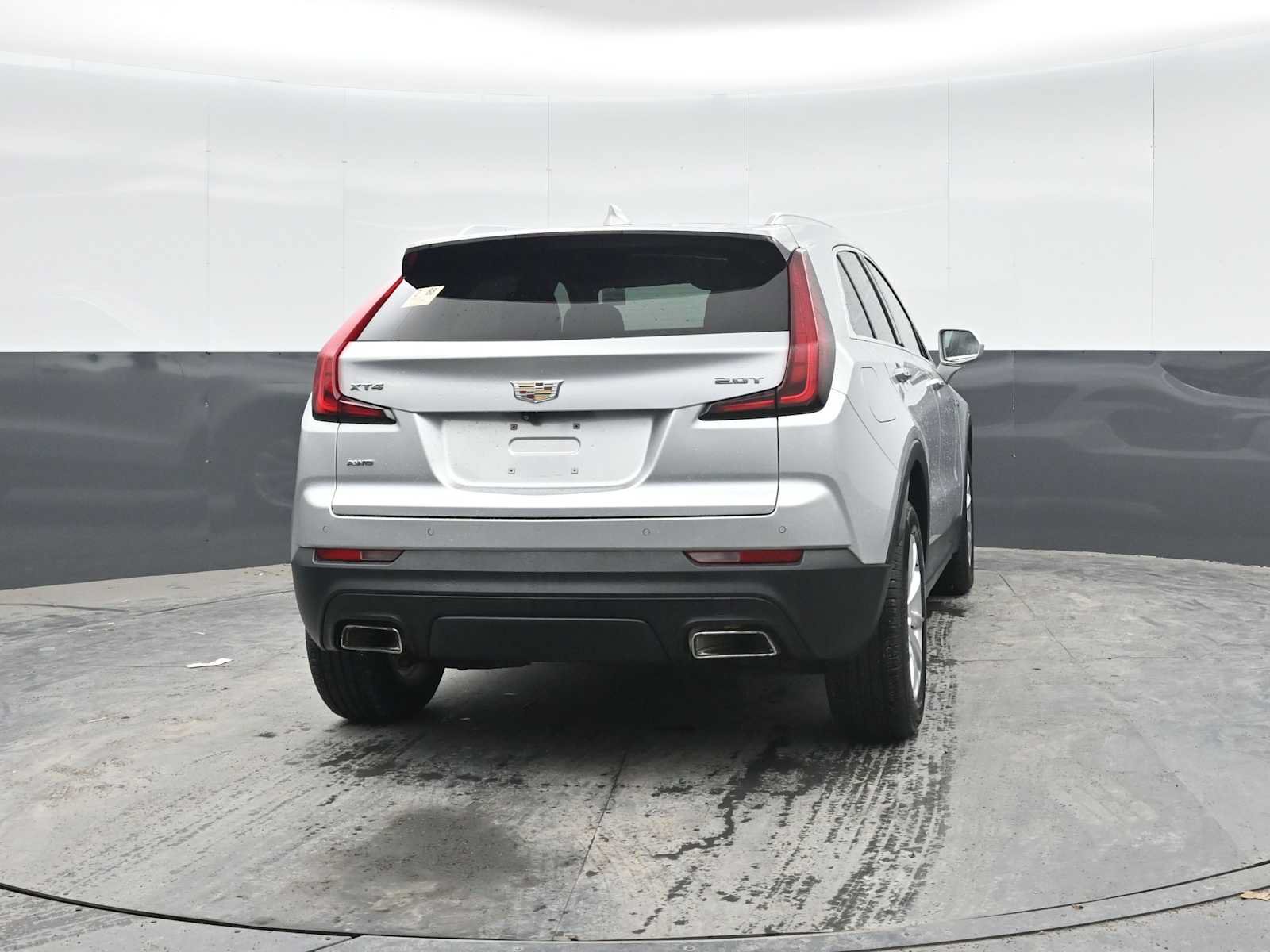 Used 2019 Cadillac XT4 Luxury w/ Cold Weather Package AWD/4WD image 10