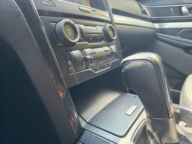 Used 2016 Ford Explorer XLT w/ Equipment Group 202A FWD image 27