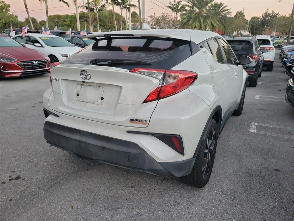 Used 2019 Toyota C-HR XLE image 7
