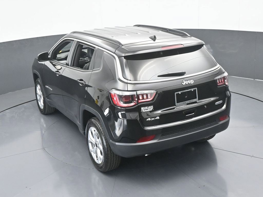 Used 2026 Jeep Compass Latitude AWD/4WD image 43