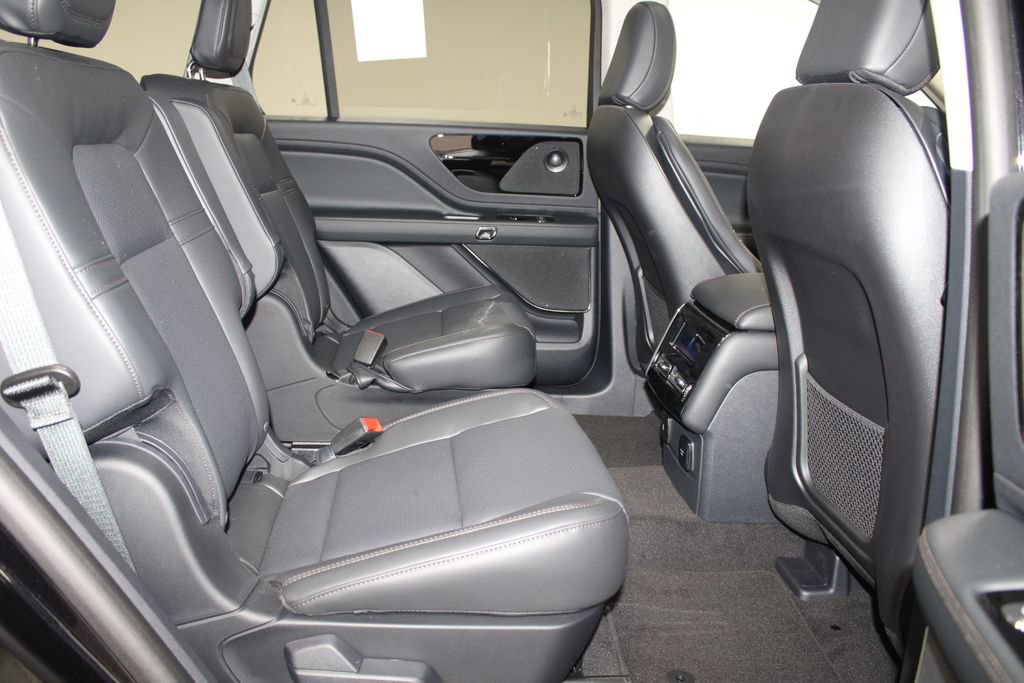 New 2025 Lincoln Aviator 2WD w/ Jet Appearance Package image 29