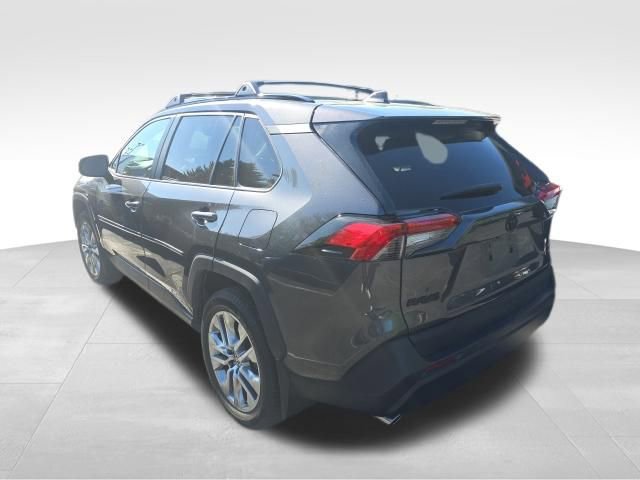 Used 2023 Toyota RAV4 XLE Premium AWD/4WD image 4