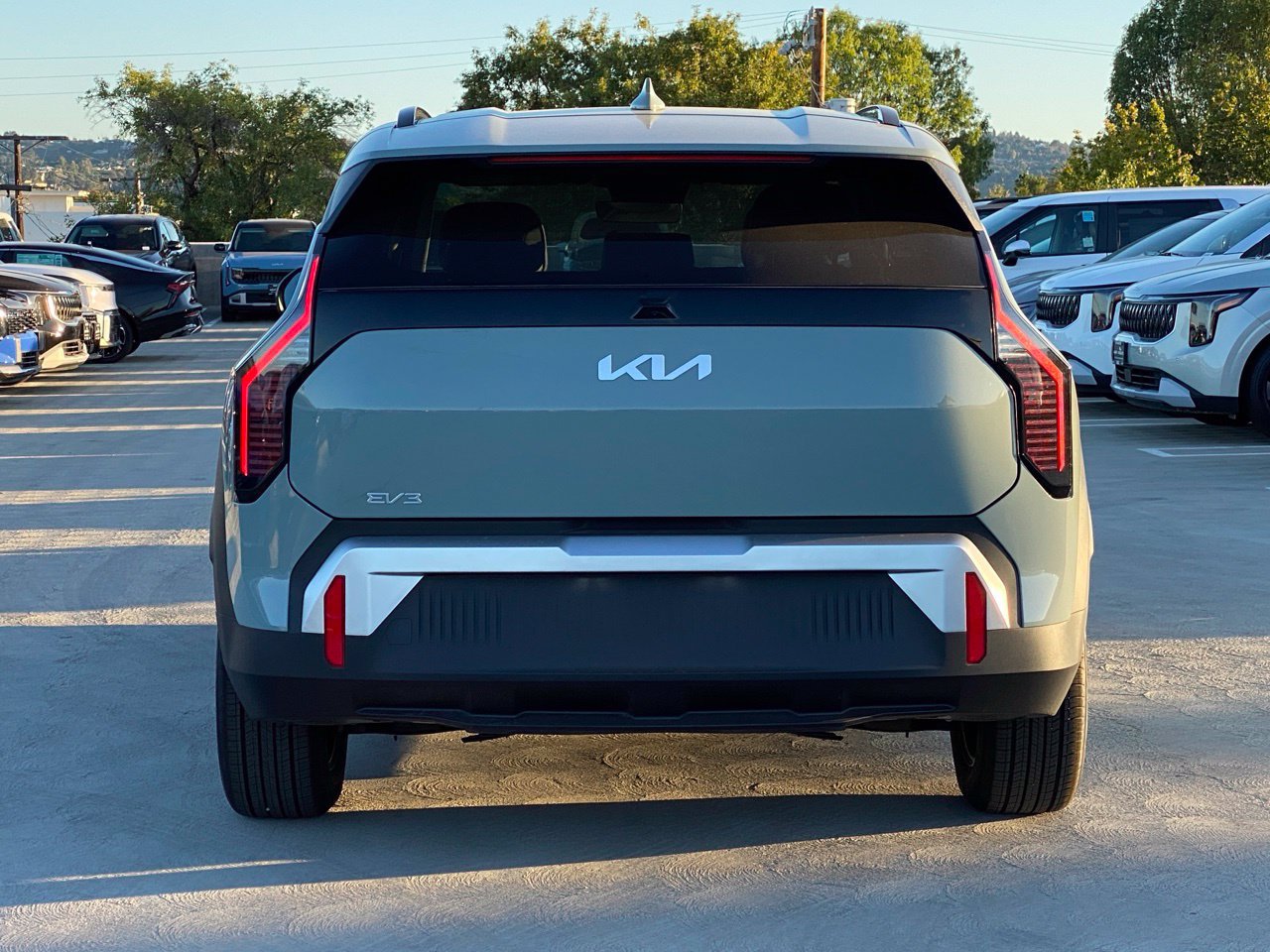 New 2027 Kia EV3 Wind FWD image 5
