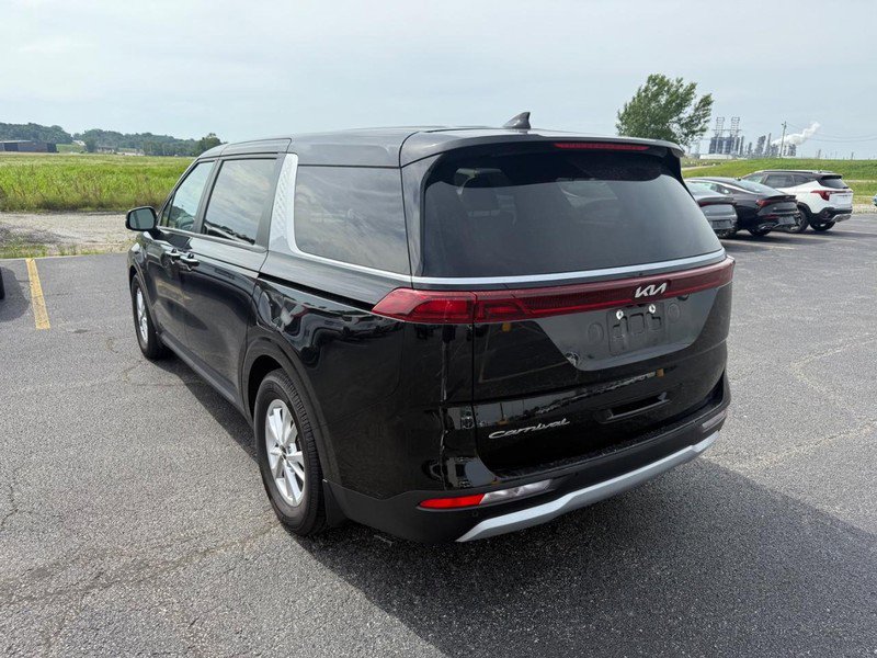 Used 2022 Kia Carnival LX FWD image 6