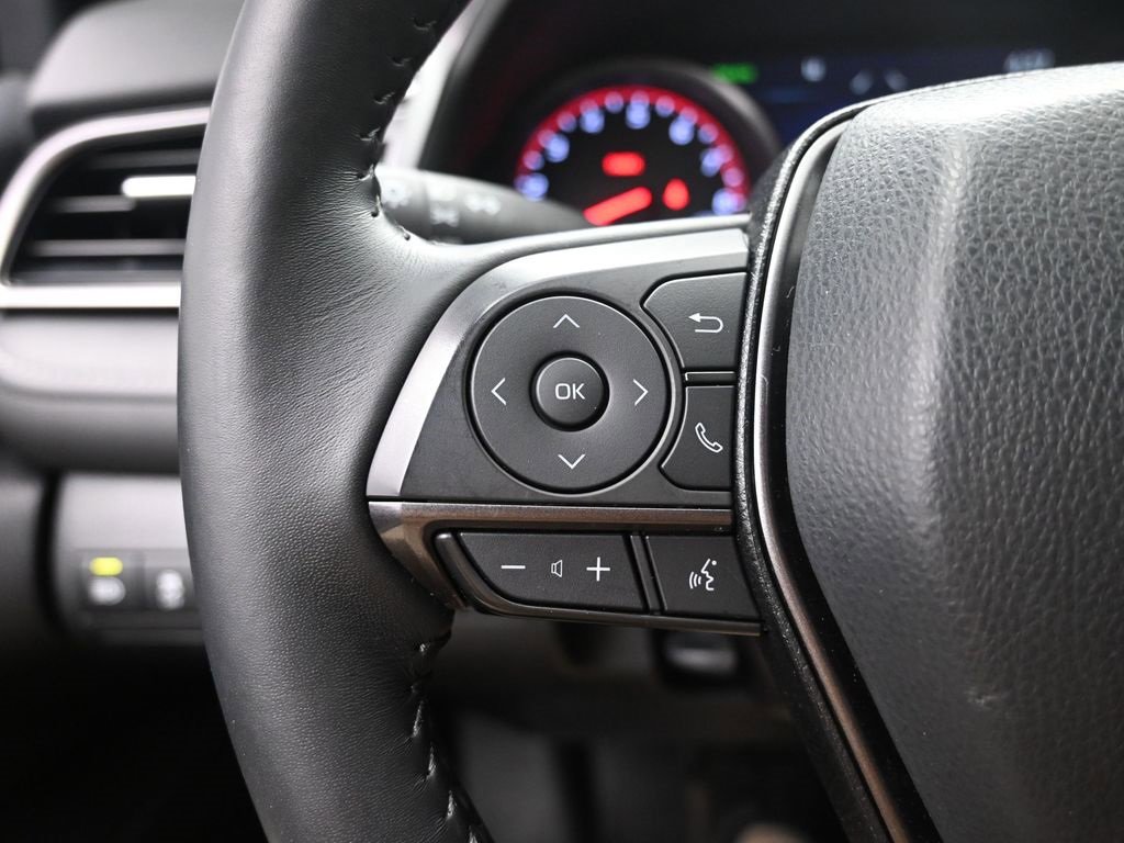 Used 2021 Toyota Camry XSE image 18