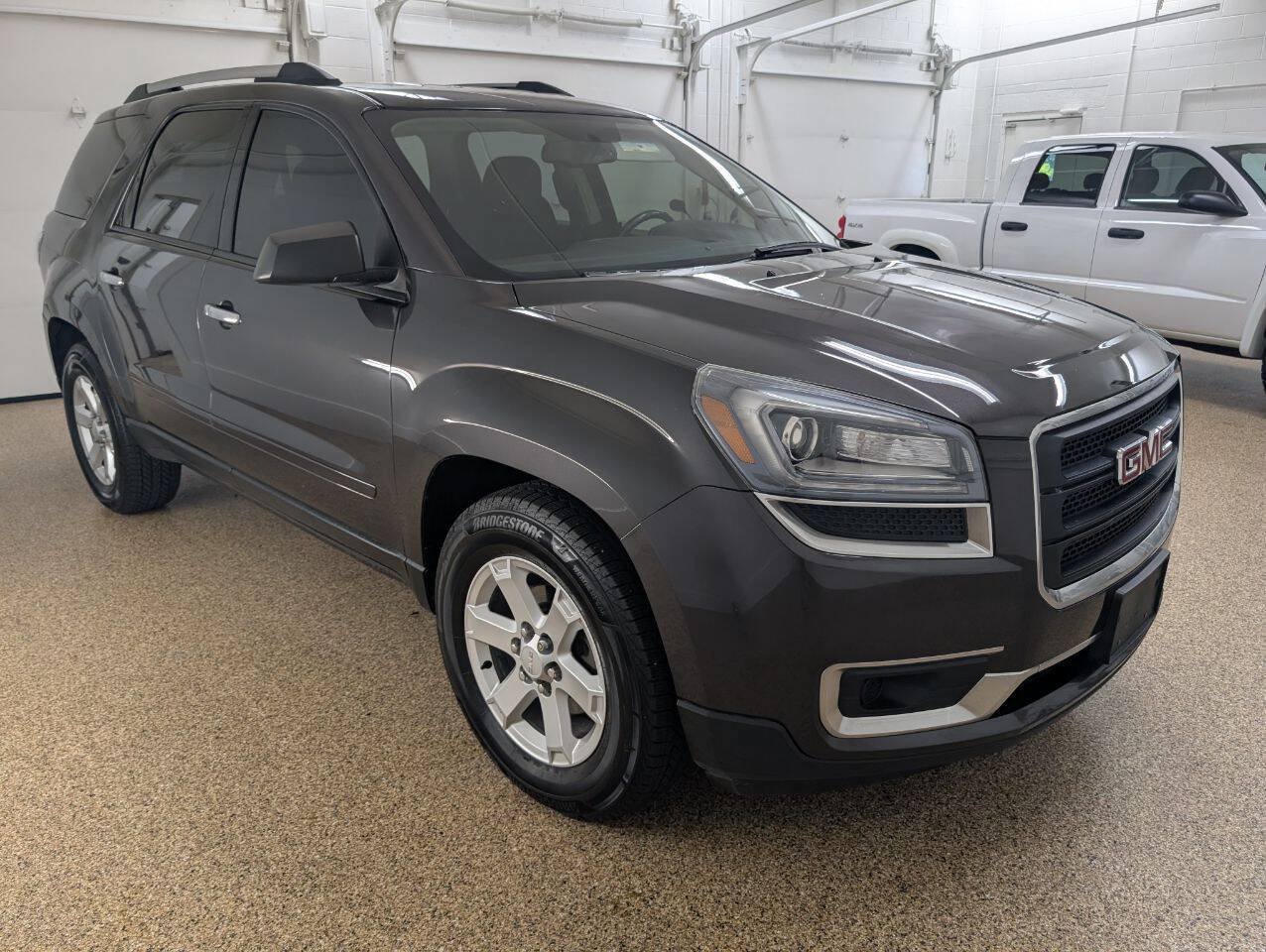 Used 2015 GMC Acadia SLE FWD image 5