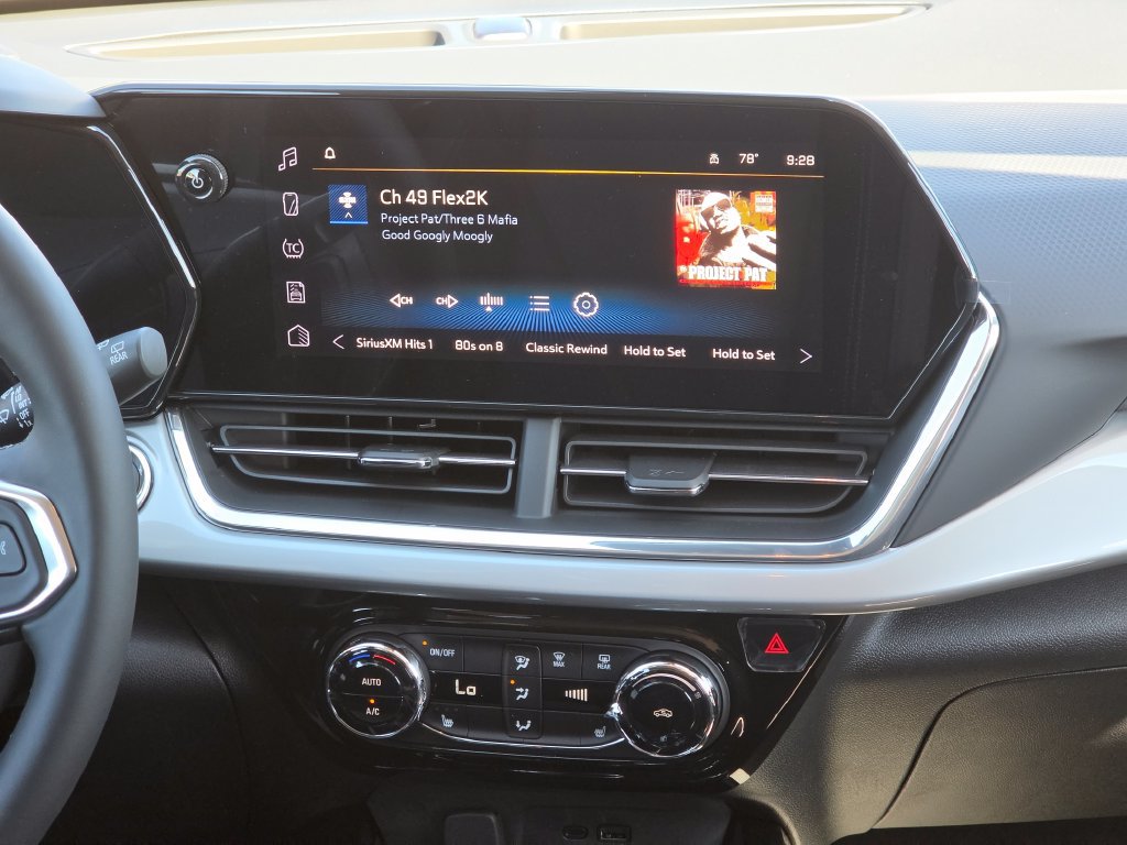 New 2026 Chevrolet Trax LT w/ Driver Confidence Package FWD image 18