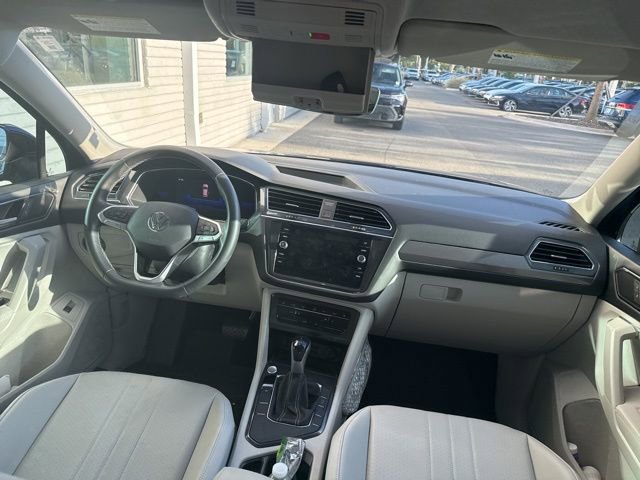Used 2023 Volkswagen Tiguan SE image 12
