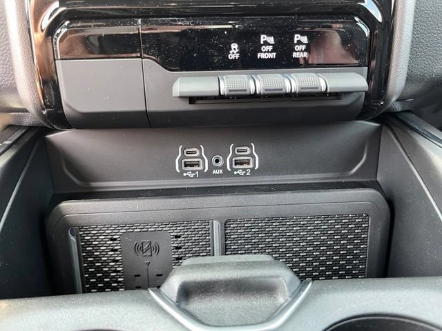 New 2026 RAM 1500 Laramie w/ Sport Appearance Package AWD/4WD image 34