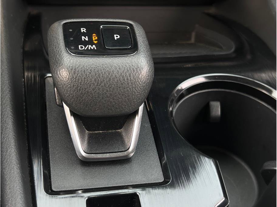 Used 2024 Nissan Rogue S image 14