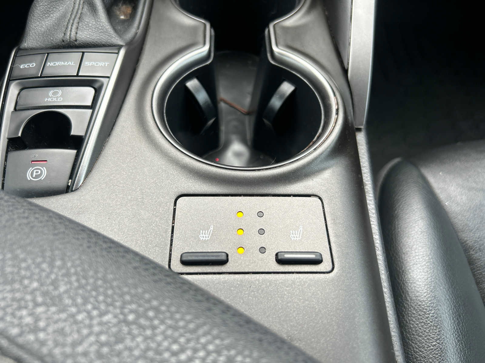 Used 2022 Toyota Camry XSE image 23