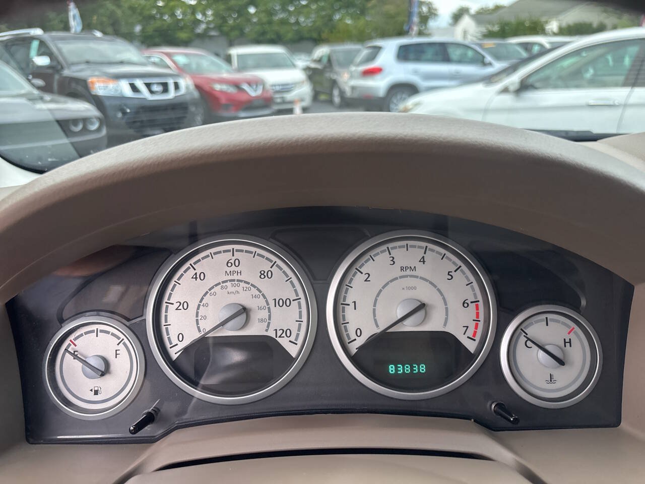 Used 2010 Chrysler Town & Country Touring w/ Entertainment Group #2 FWD image 19