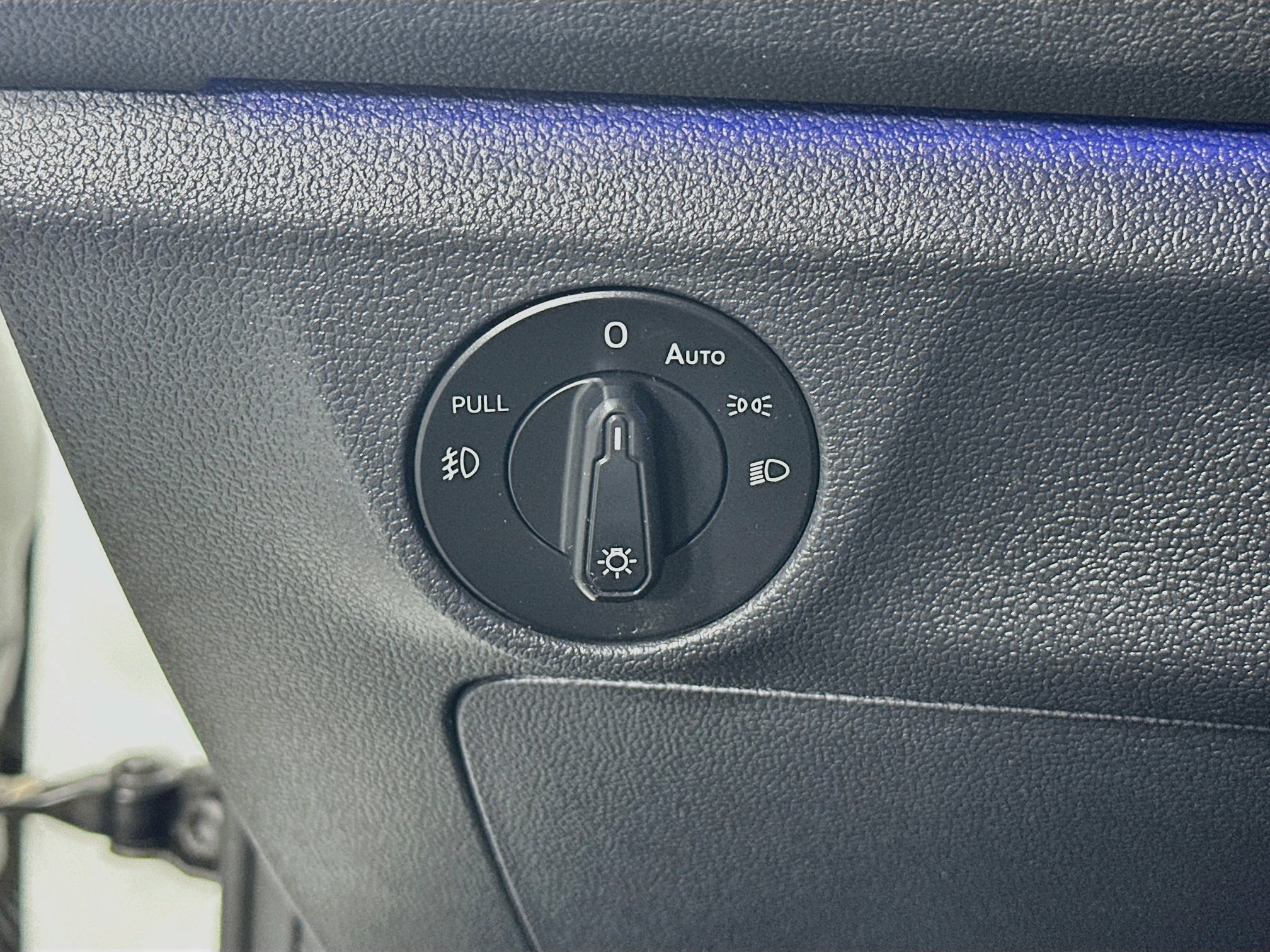 Used 2019 Volkswagen Jetta SEL Premium FWD image 10