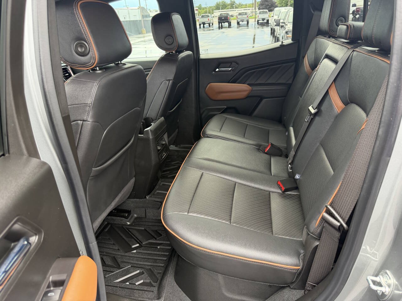 Used 2024 GMC Canyon AT4 w/ AT4 Premium Package AWD/4WD image 29