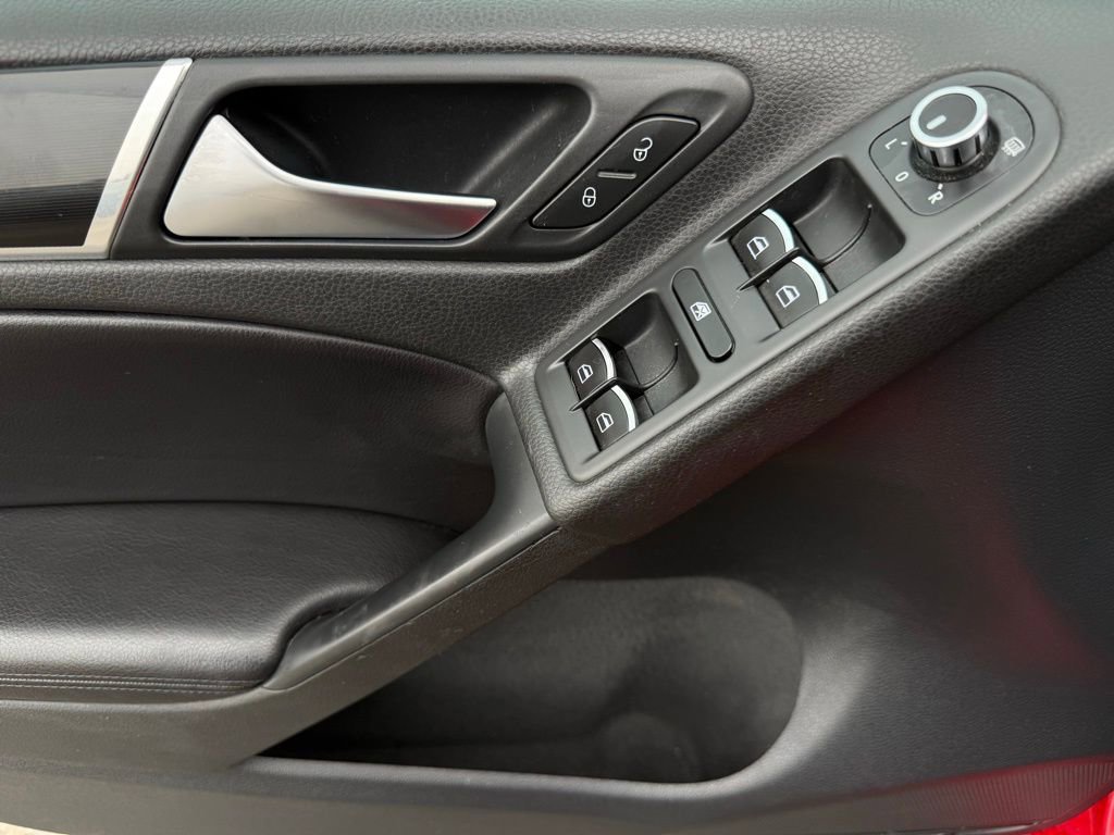 Used 2011 Volkswagen Golf 4-Door image 19