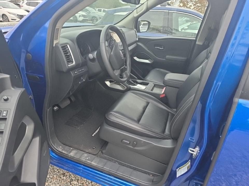 Used 2024 Nissan Frontier SL w/ Technology Package image 11