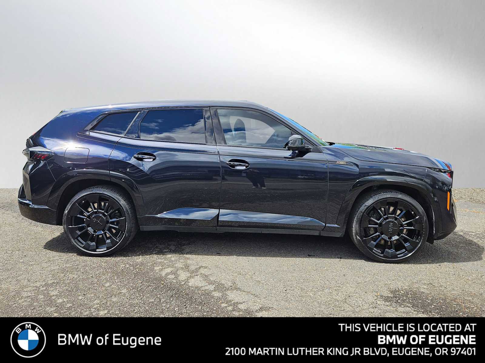 Used 2024 BMW XM AWD/4WD image 2