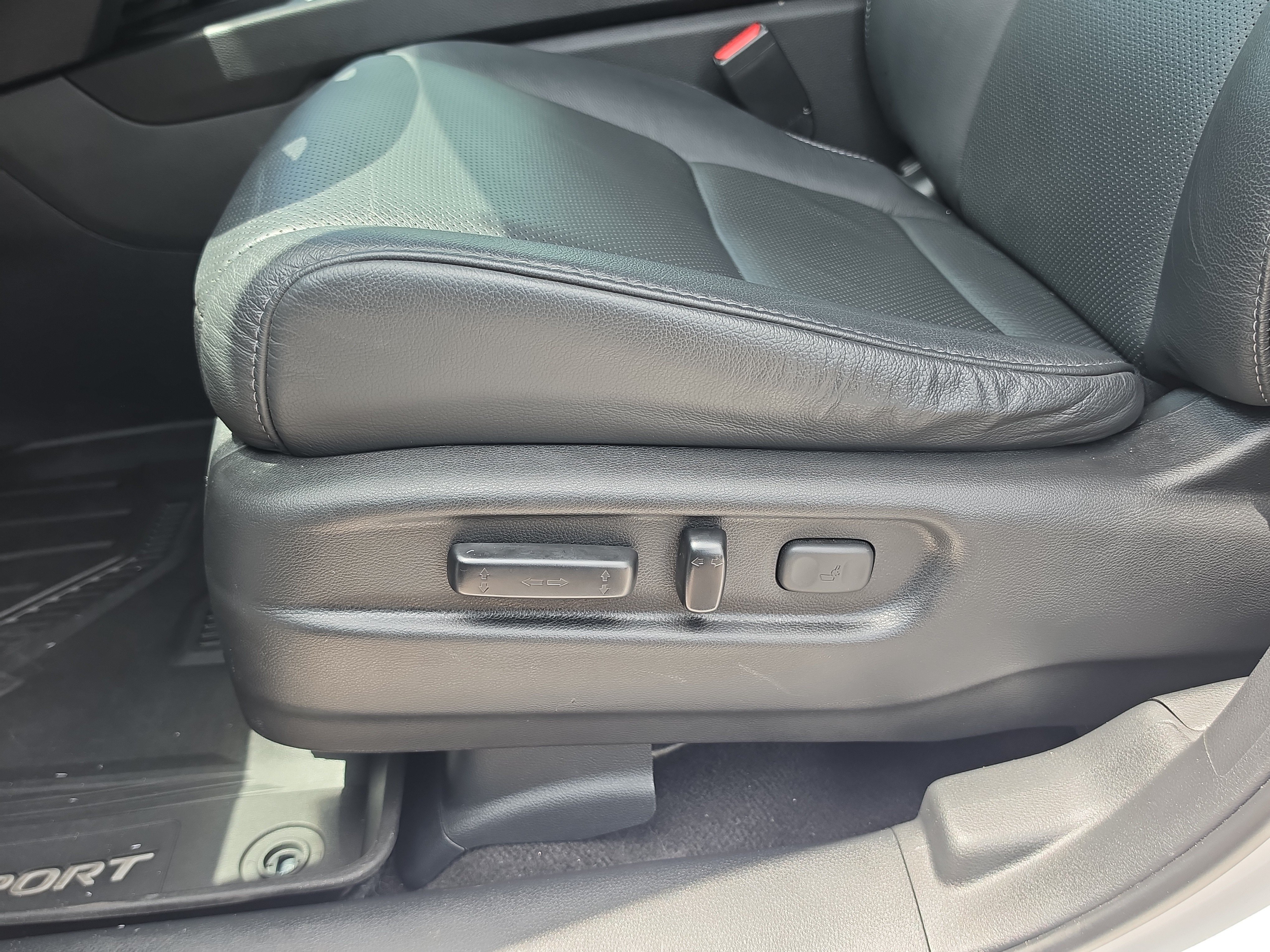 Used 2024 Honda Passport EX-L image 21