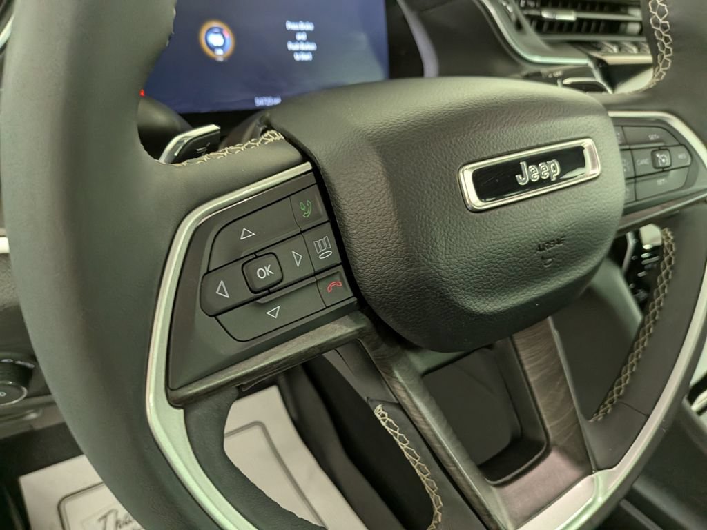 Certified 2023 Jeep Grand Cherokee Limited AWD/4WD image 22
