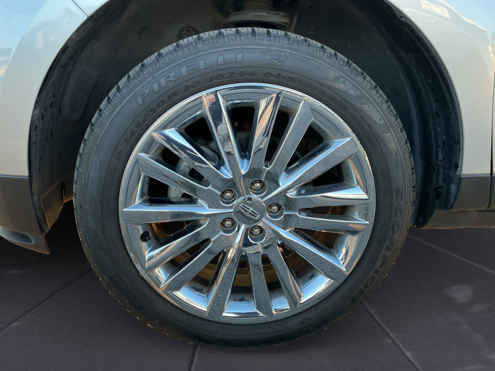 Used 2013 Lincoln MKX FWD image 14