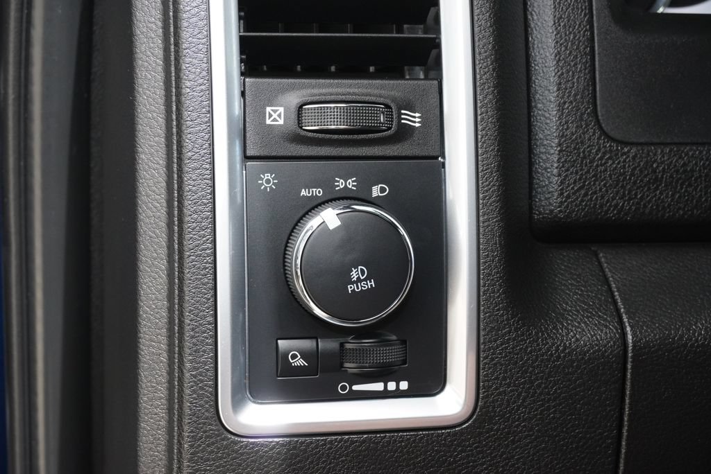 Used 2023 RAM 1500 Warlock AWD/4WD image 28