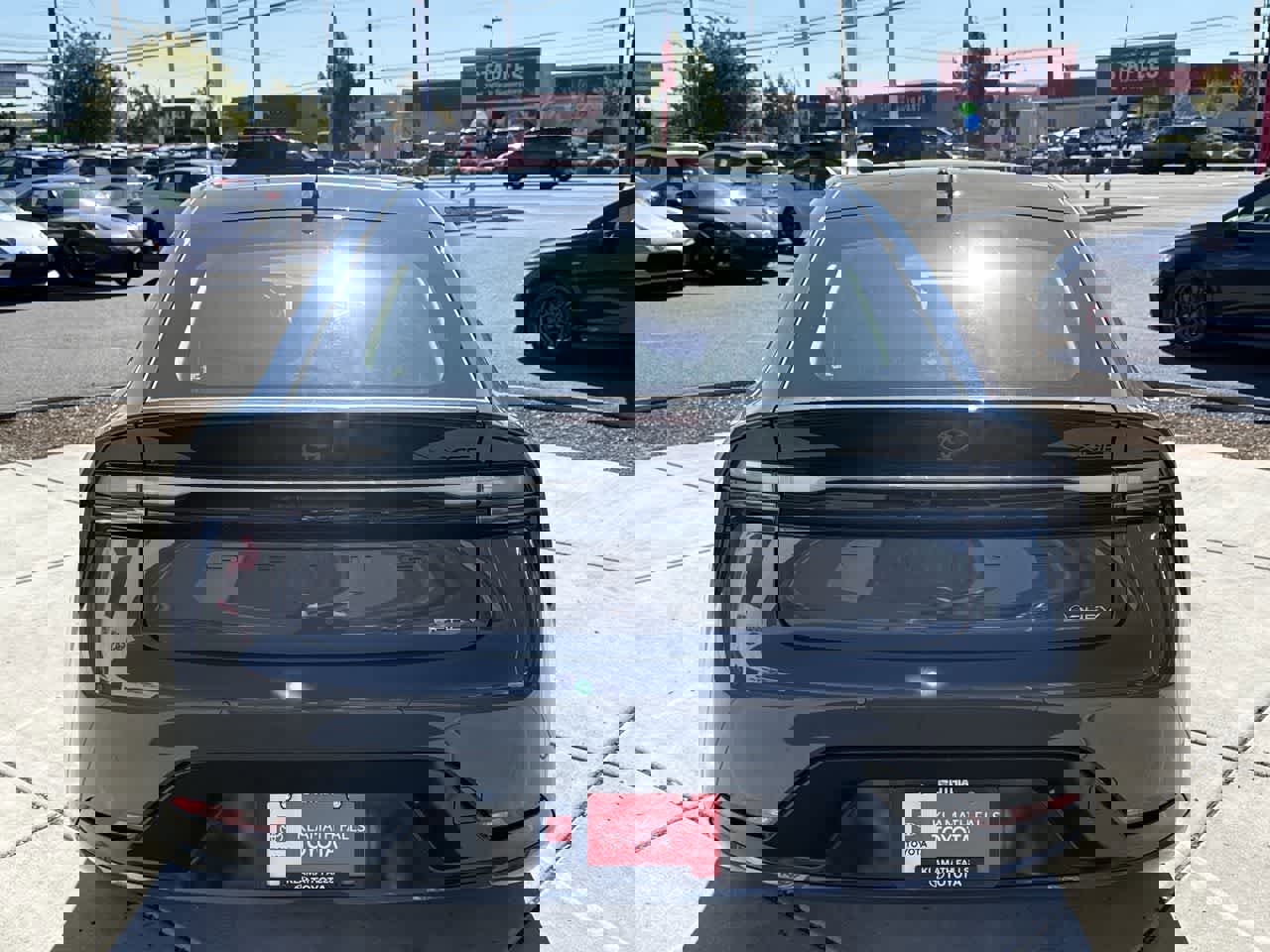 New 2026 Toyota Prius Plug-In Hybrid image 4