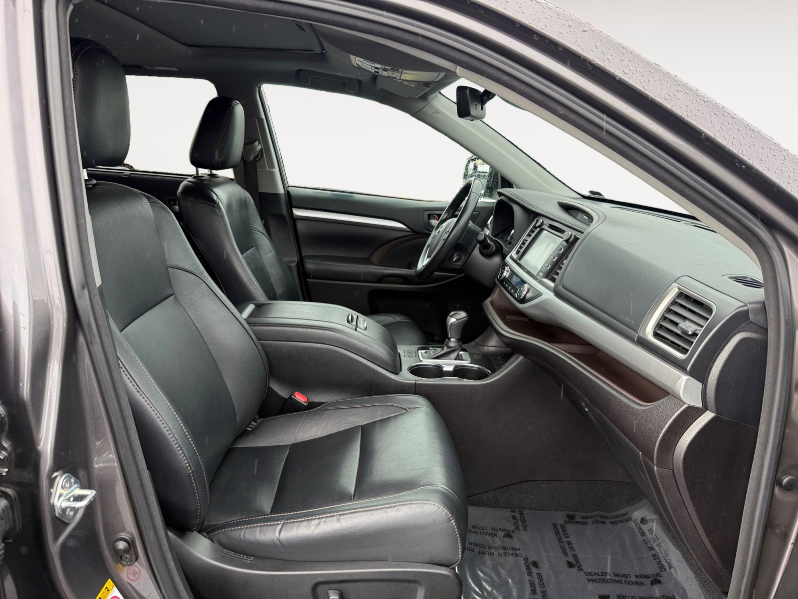 Used 2018 Toyota Highlander XLE image 19