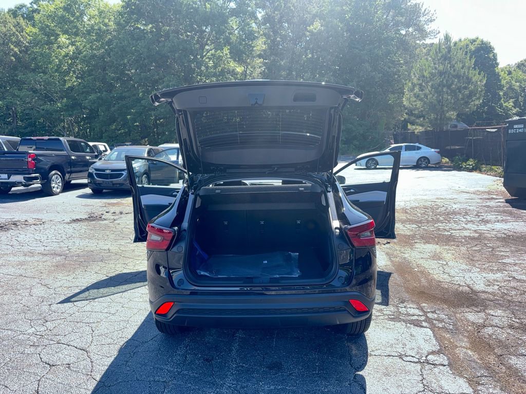 New 2026 Chevrolet Trax LT w/ Driver Confidence Package FWD image 35