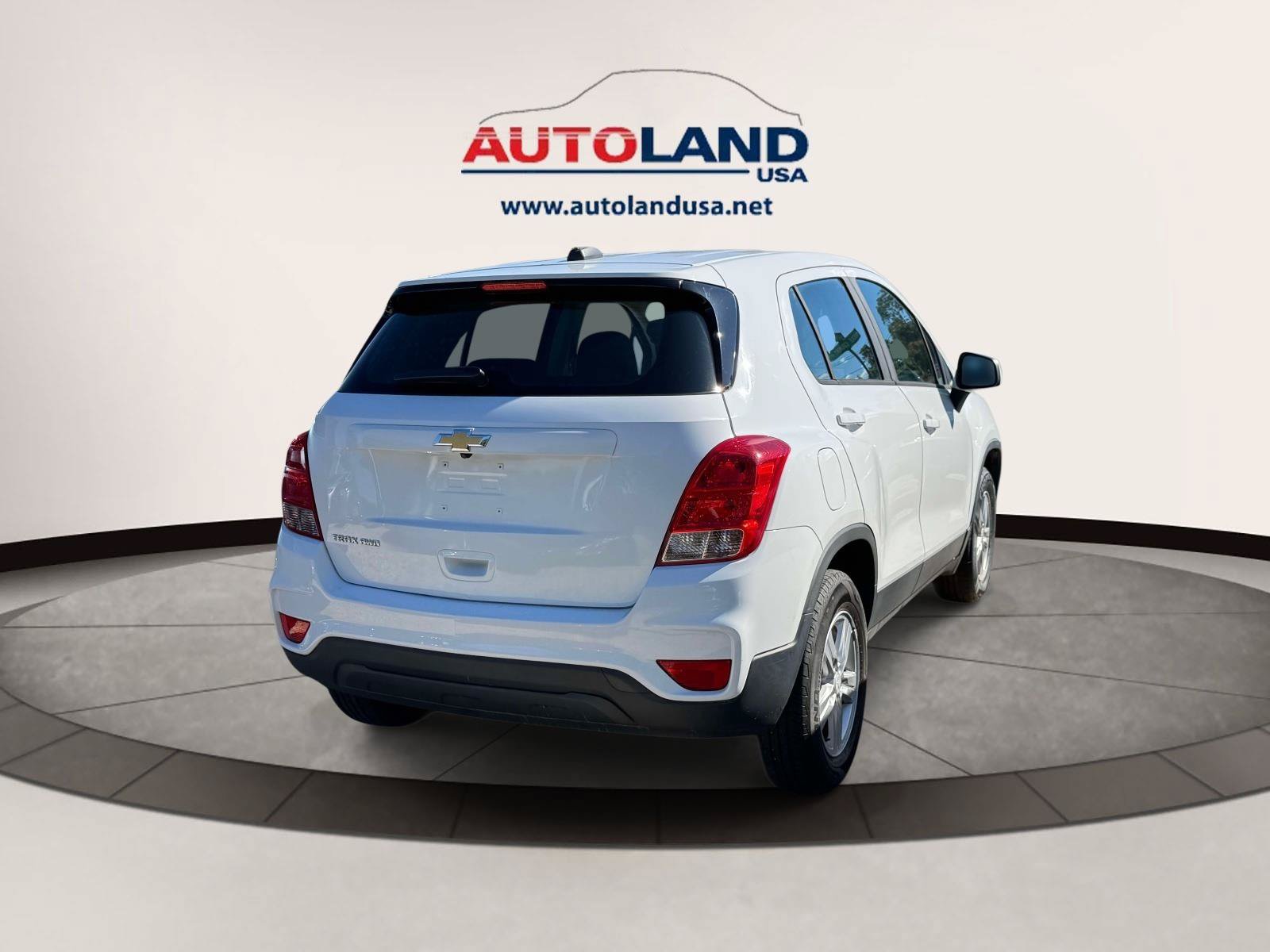Used 2017 Chevrolet Trax LS AWD/4WD image 2