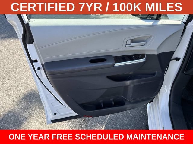 Used 2024 Toyota Sienna LE FWD image 13