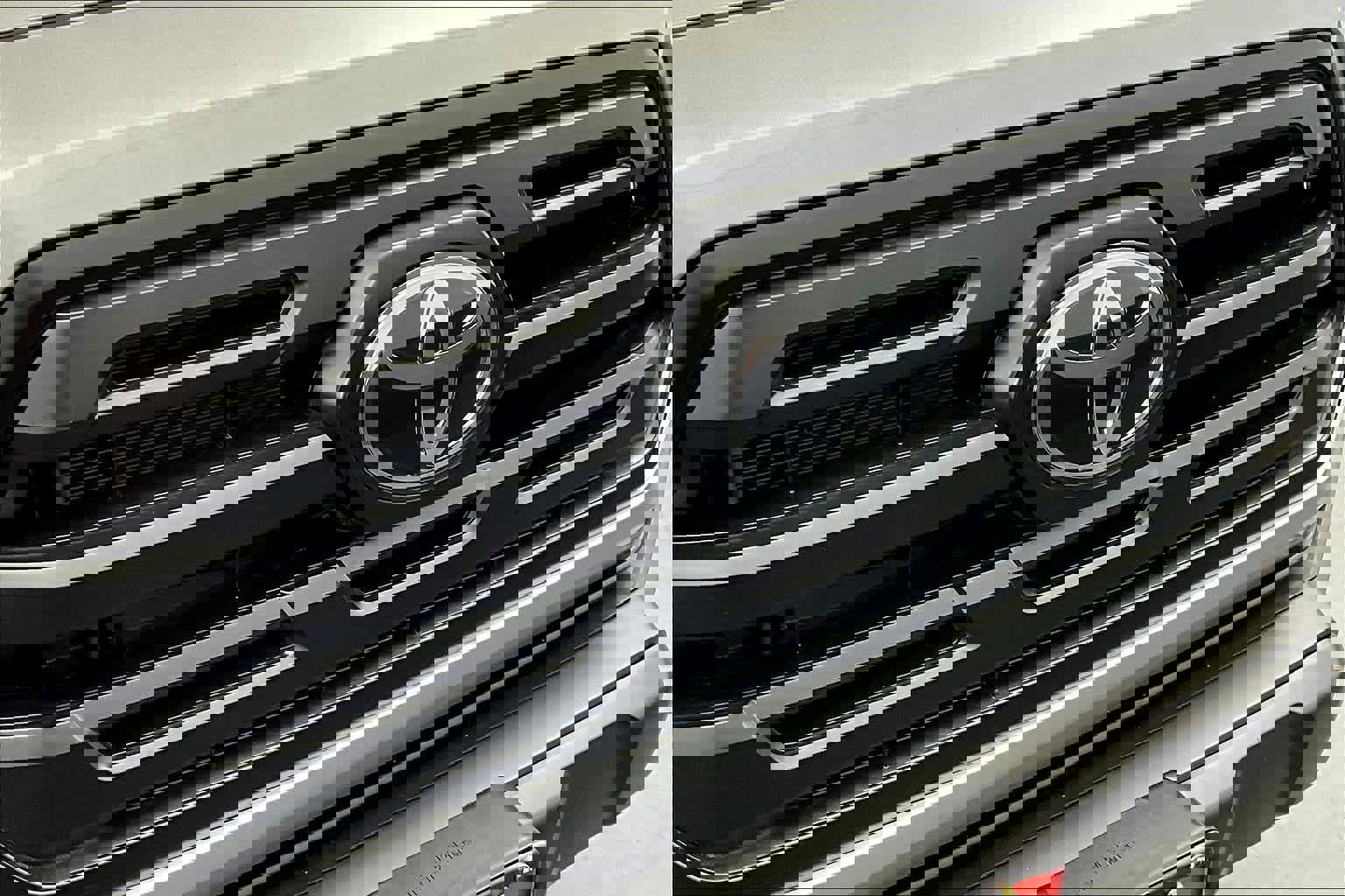 Used 2019 Toyota Tacoma SR image 28