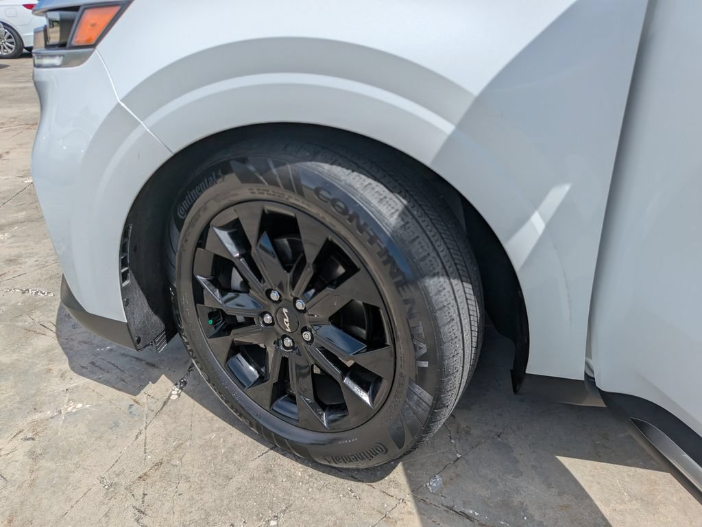 Certified 2024 Kia Carnival SX Prestige FWD image 38