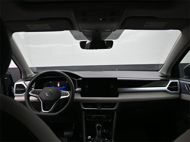 New 2026 Volkswagen Taos SE image 10