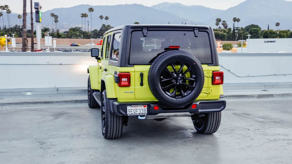 Used 2023 Jeep Wrangler Unlimited Sahara AWD/4WD image 7