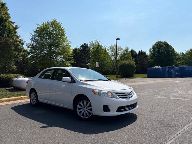 Used 2013 Toyota Corolla LE FWD image 2