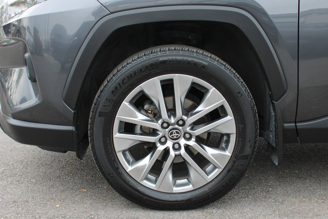Used 2023 Toyota RAV4 XLE Premium image 39