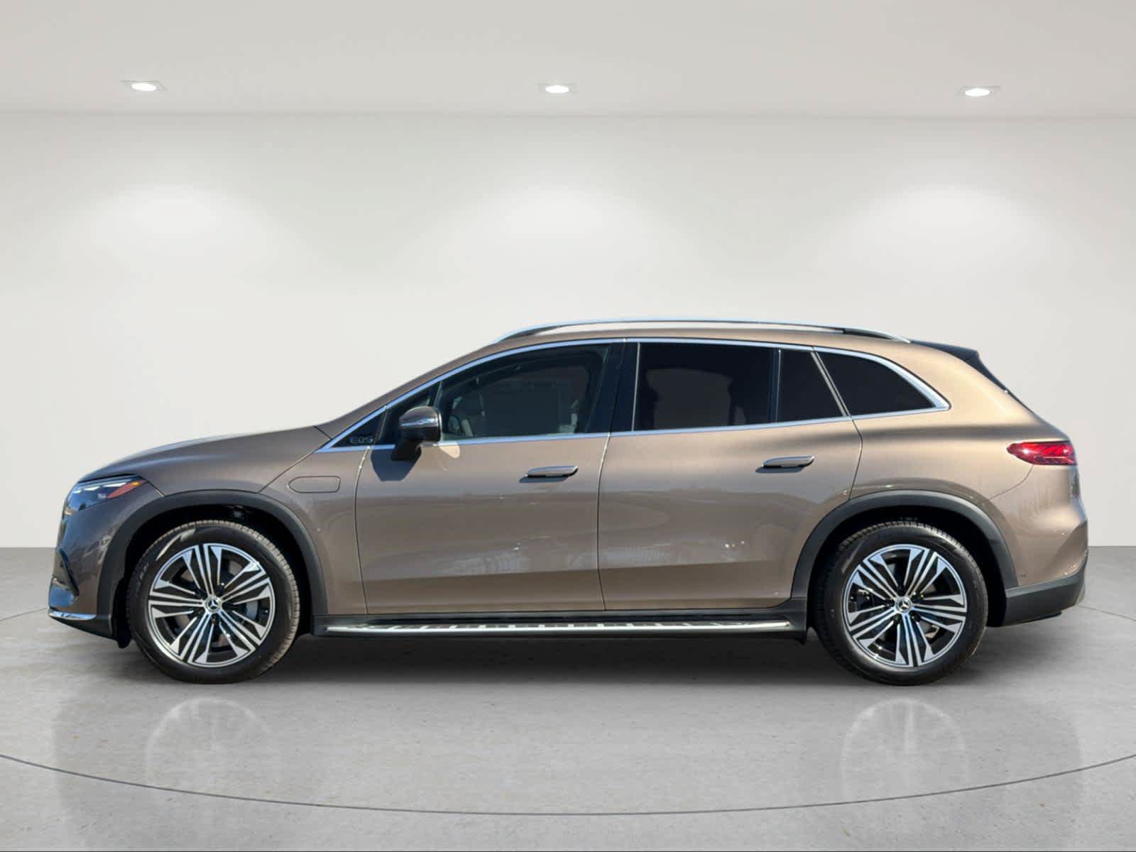 New 2027 Mercedes-Benz EQS 400 4MATIC SUV image 2