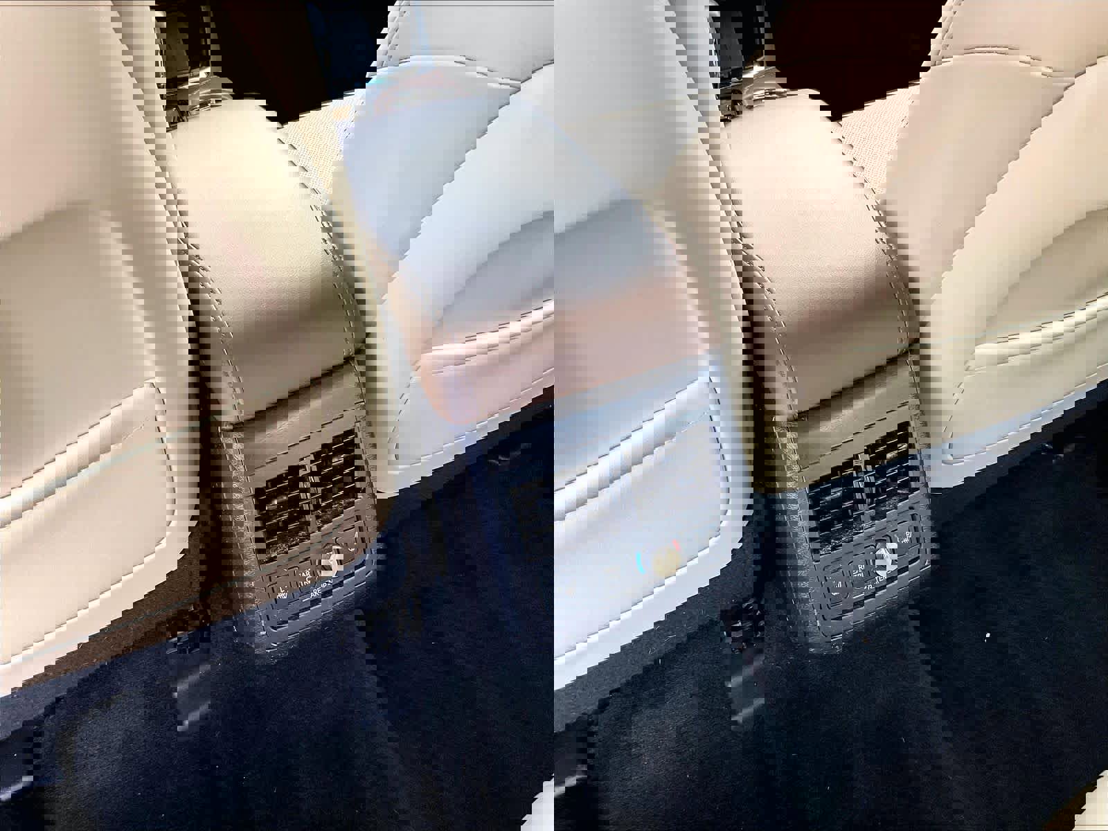 Used 2018 Toyota Avalon Limited image 28