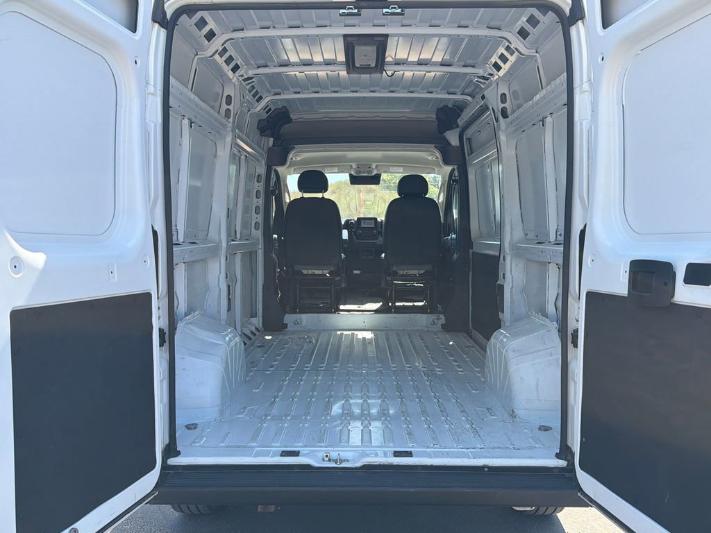 Used 2025 RAM ProMaster 2500 w/ Convenience Group FWD image 17