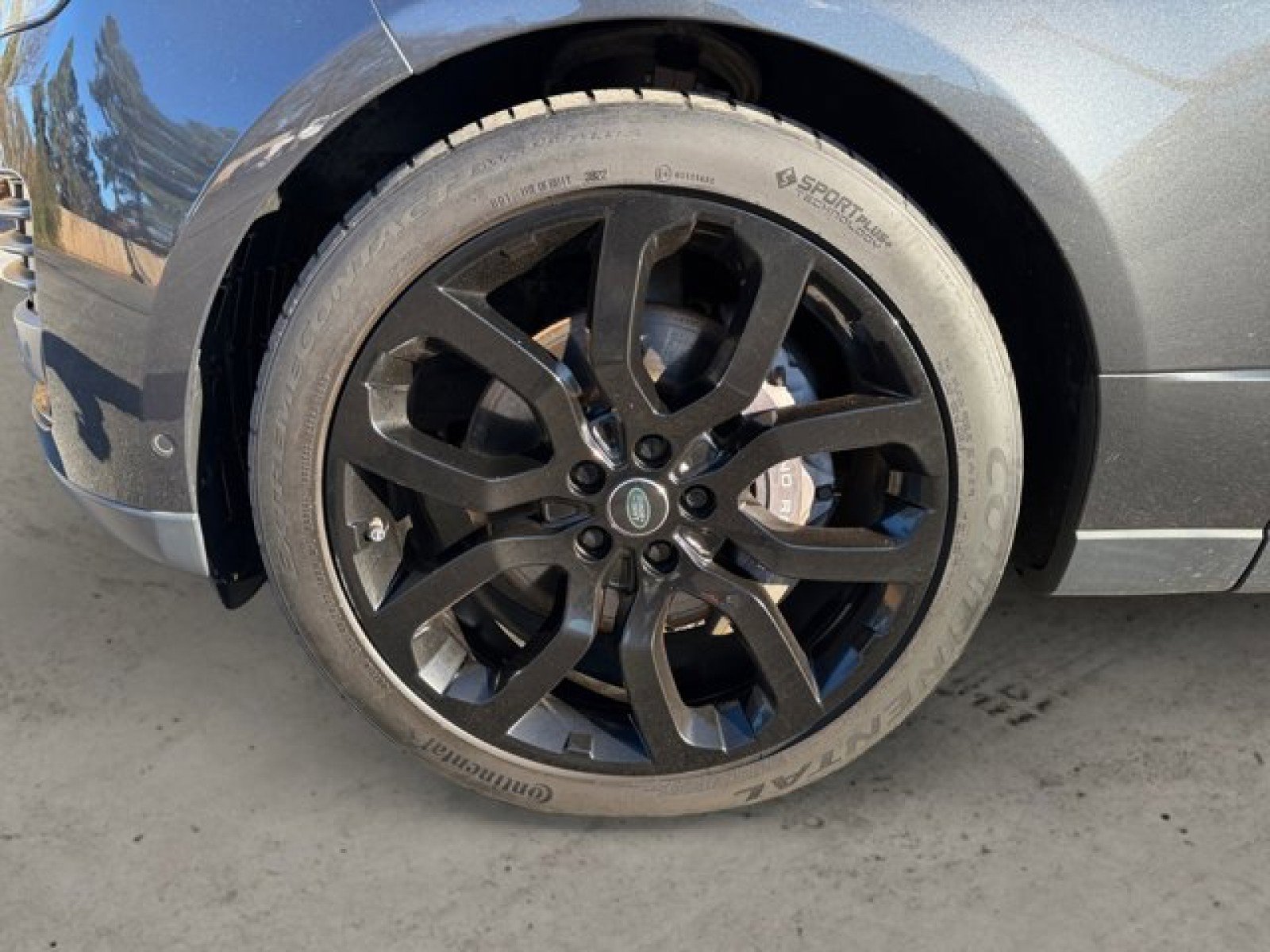 Used 2020 Land Rover Range Rover HSE image 9