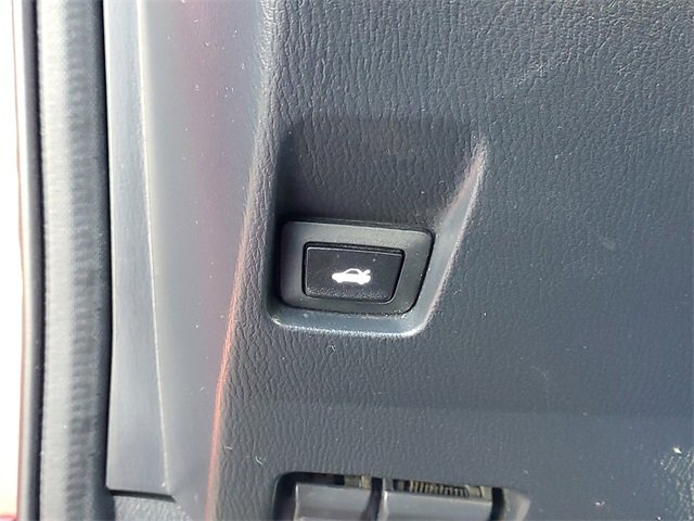 Used 2019 Toyota Yaris L image 14