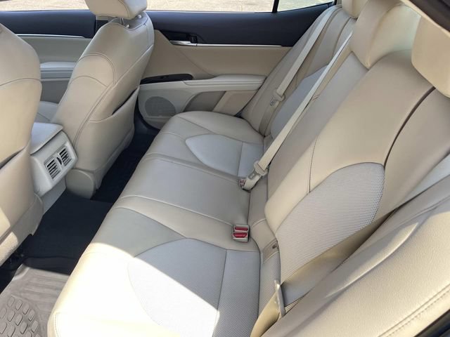 Used 2020 Toyota Camry XLE FWD image 17