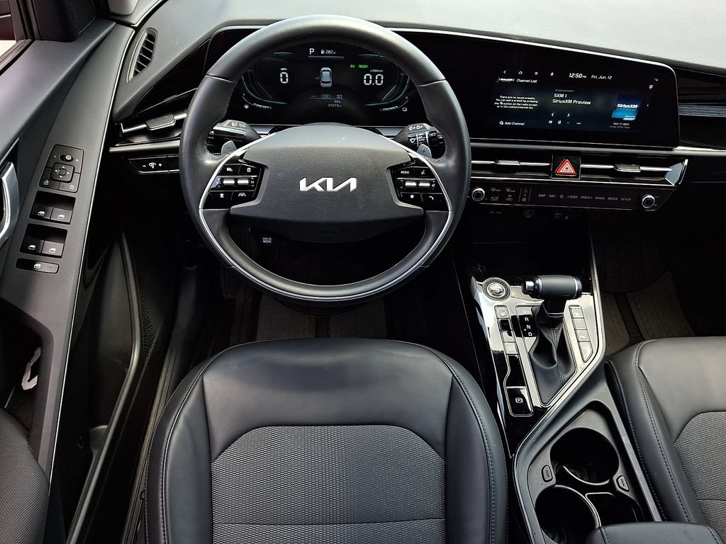 Certified 2023 Kia Niro EX FWD image 11